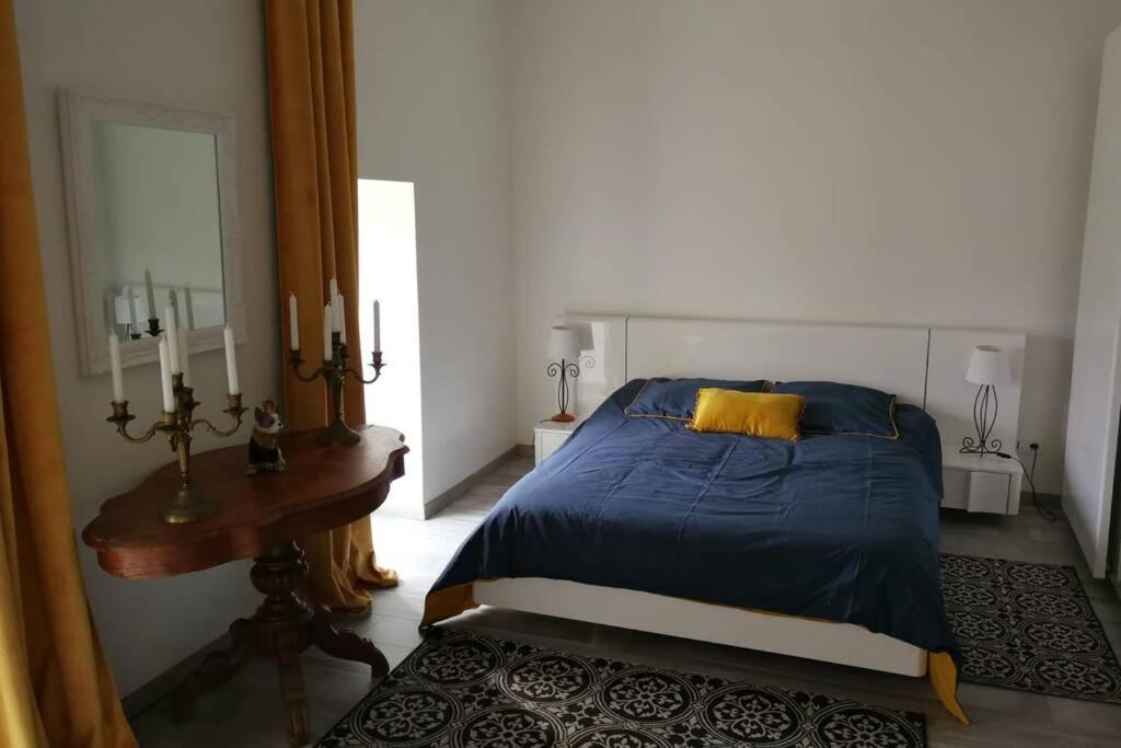 Les écuries du chateau Commes Esterno foto